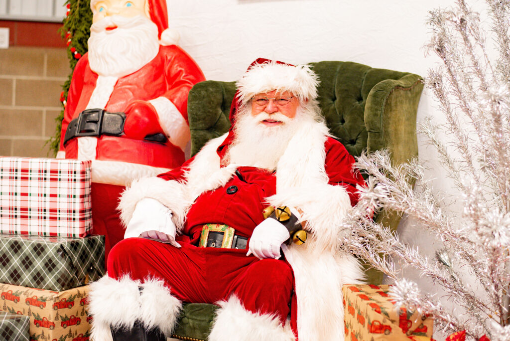 2023 C- 254 JW Santa