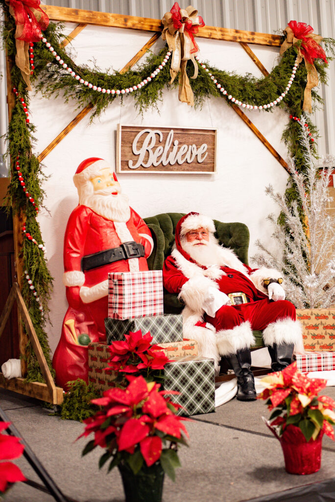 2023 C- 262 JW Santa